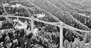 Imposant. Die von Christian Menn projektierte und 1977 &ndash; 1980 erbaute Ganterbr&uuml;cke oberhalb von Brig. 