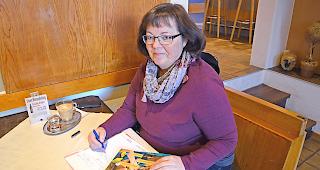 Rosina In-Albon macht die Probleme mit dem &laquo;Mille-Feuilles&raquo; zur politischen Angelegenheit.