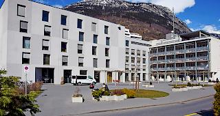 Im Altersheim &laquo;englischgruss &ndash; leben im Alter&raquo; ist es zu einem &Uuml;bergriff auf eine schwer demente Heimbewohnerin gekommen. 