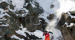 Profi-Freerider Samuel Anthmatten: &laquo;Du siehst, es ist m&ouml;glich die Linie zu fahren und versuchst es. Wenn du das mit richtigen Entscheiden umsetzen kannst, ist das ein gigantisches Gef&uuml;hl&raquo;. 