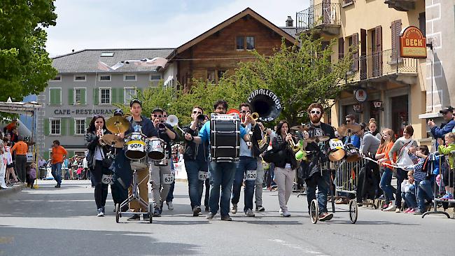 Eindrücke vom Stadtlauf in Brig-Glis.