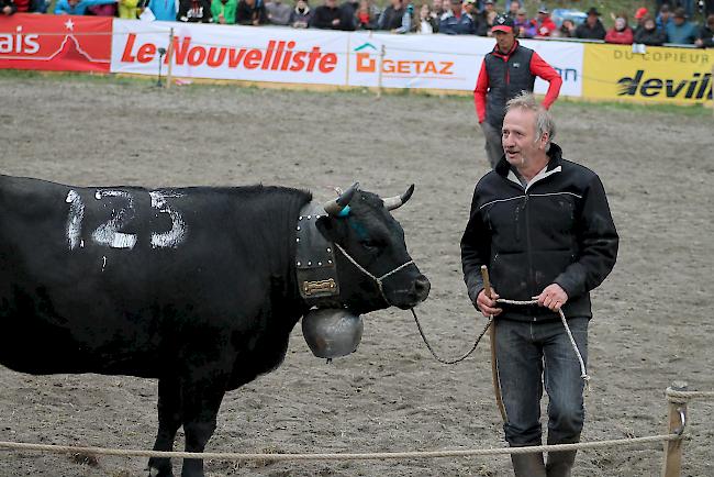 «Datak» von Jean Moulin aus Vollèges holte sich bei den Erstmelken den Königinnen-Titel.