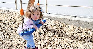 Die 18 Monate alte C&eacute;lestine wird schon bald in der neuen Bitscher Kita betreut werden.