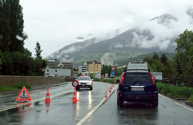 Durch die Sperrung staute sich der Verkehr.