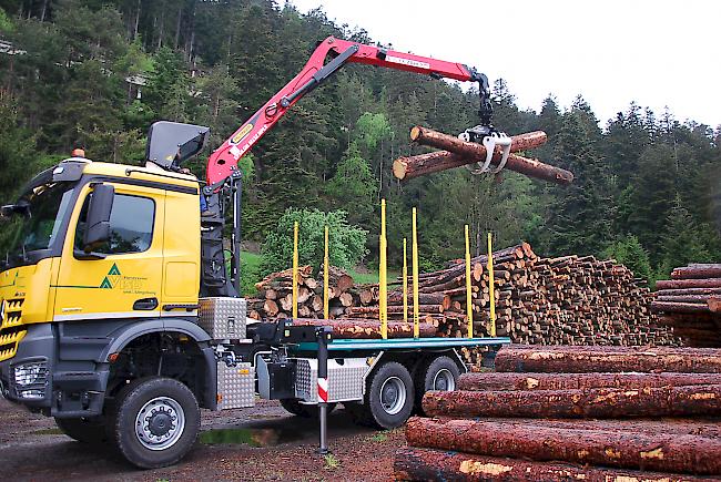 Den Anwesenden wurde auch eine kurze Vorführung des neuen Lastwagens geboten. 