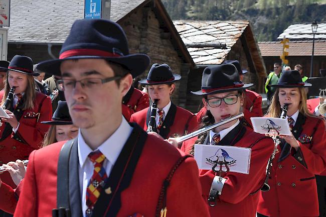 Immer noch konzentriert. Die MG Matterhorn aus Zermatt schloss den Einmarsch ab. 