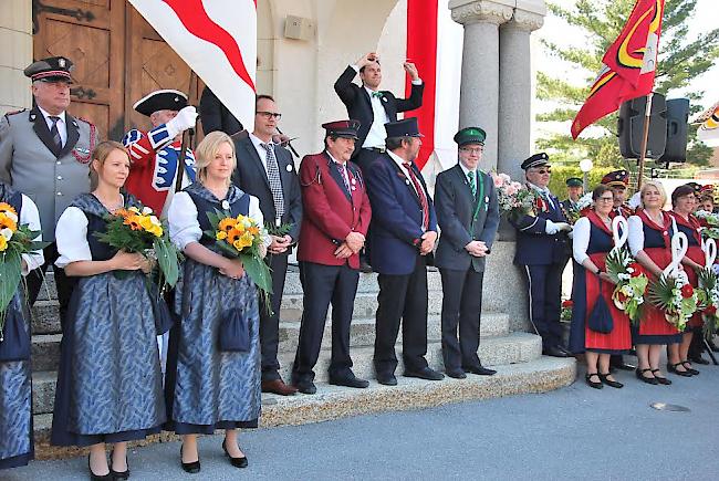 Gesamtspiel vor der Kirche