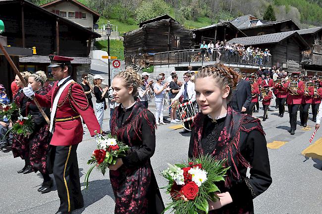 Impressionen des Einmarschs.