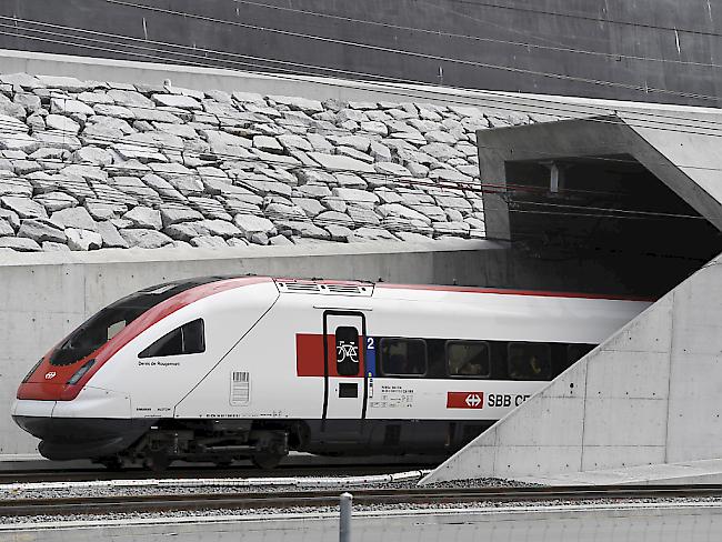 Bahn frei für die ersten Festzüge durch den Gotthard-Basistunnel.