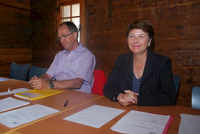 Förderverein. Urs Zenklusen mit Präsidentin Viola Amherd.