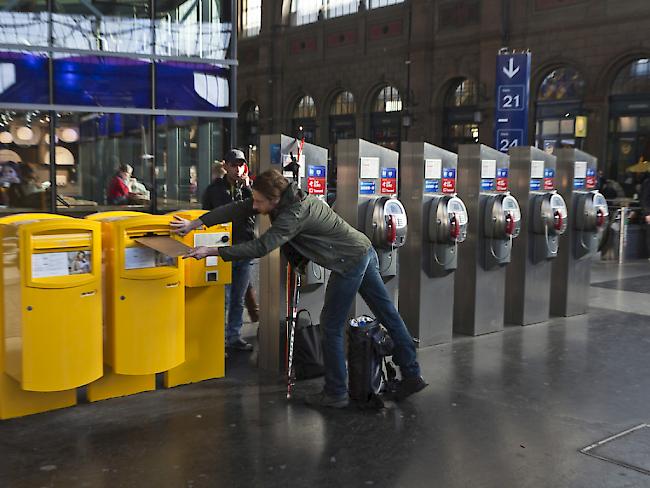 Die Initiative Pro Service public spaltet Politik und Volk. Dennoch zeichnet sich gemäss Trend-Rechnung ein Nein ab. (Symbolbild)