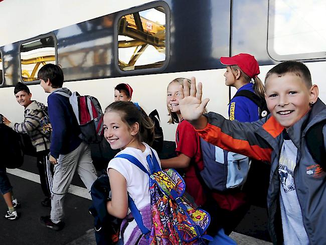 Wenn am Dienstag wieder die Sonne scheint, heisst es für viele Schulklassen: Ab auf die Schulreise. (Archiv)