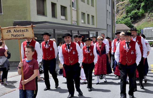 ..wie auch der Jodelklub Aletsch aus Naters.