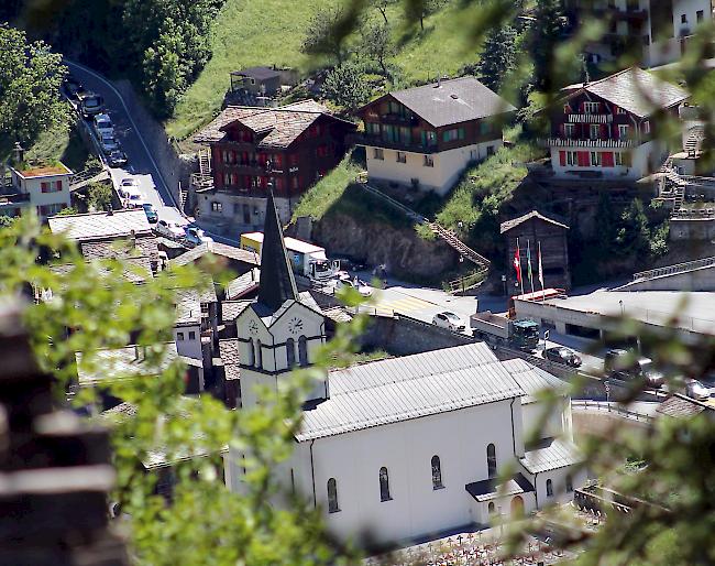 Aufgrund der Sprengung musste die Saastalstrasse für rund eine Stunde gesperrt werden. 