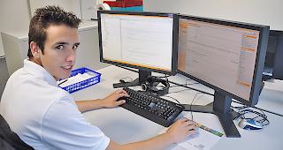 Maurice Salzmann absolviert bei der Bar Informatik AG das 1. Lehrjahr.