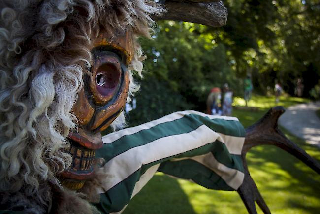 Impressionen aus dem 1. Internationalen Vogelscheuchen Festival in Münsingen mit den Lötschentaler Vogelscheuchen