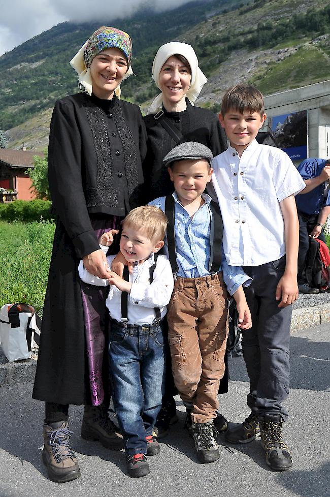 Geschichte nachleben. An der Wanderung nahmen mehrere Generationen teil.