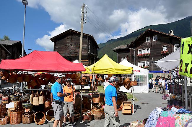 Marktreiben. Auch dieses Jahr besuchen viele Leute den «Gommermärt».
