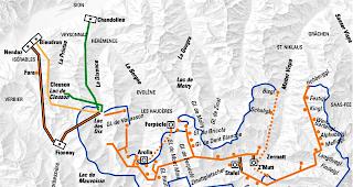 100 km Stollen. In einem Einzugsgebiet von 420 km2 werden in 75 Fassungen die Wasser von 35 Gletschern gefasst und in einem weitverzweigten Stollensystem bis in den Lac des Dix geleitet. Der Stausee hat ein Fassungsverm&ouml;gen von 400 Millionen Kubikmetern. 