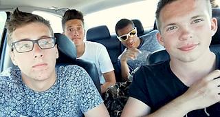 &laquo;Nick (17), Alberto (18), Drew (18) und ich (von links) im Freizeitpark 'Six Flags'&raquo;