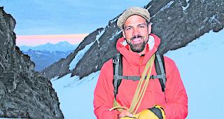 Unterwegs. Bergf&uuml;hrer David Henzen sch&auml;tzt es, in der alpinen Natur zu sein. Das ist der ideale Ausgleich zu seiner Welt als Informatiker. 