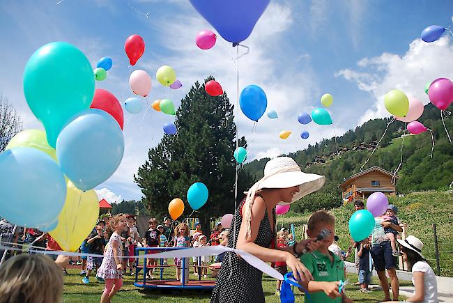 Die Kinder durften zur Feier des Tages Ballons aufsteigen lassen.