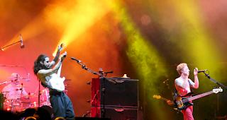 &laquo;Biffy Clyro&raquo; heizen dem Gampjer Publikum ein.