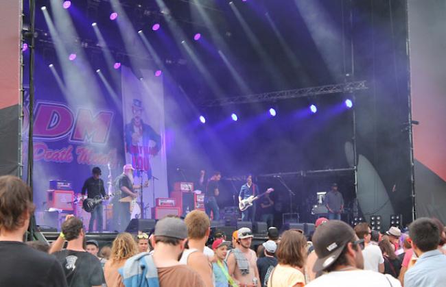 Die «Eagles of Death Metal» am Freitagnachmittag am Open Air Gampel.