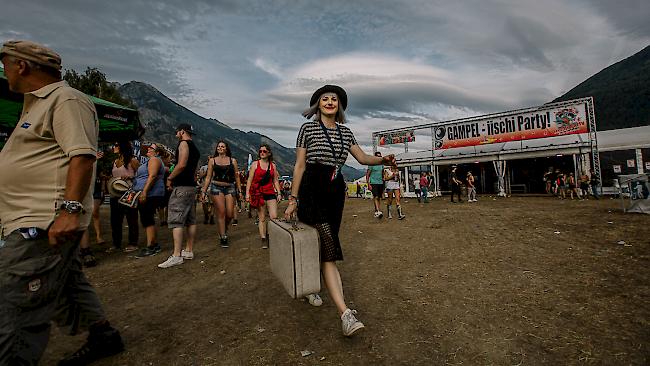 Tina Nägeli war diesen Sommer viel unterwegs. Auf der Suche nach dem besten Festival der Schweiz schaute sie auch in Gampel vorbei. 