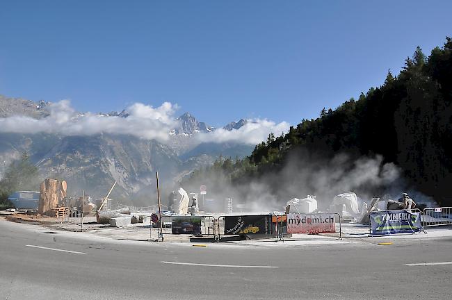 Auf den ersten Blick mutet das Sculpture Symposium wie eine Baustelle an.