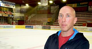 John Fust steht seit dieser Saison wieder an der Bande des EHC Visp.