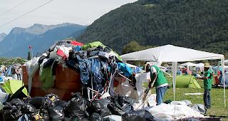 Sauber. Seit Jahren sorgen Asylbewerber am Open Air Gampel f&uuml;r Sauberkeit. (Archivbild)