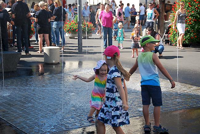 Sondern auch das Wasserspiel in der Mitte des neuen «Treffpunkts»