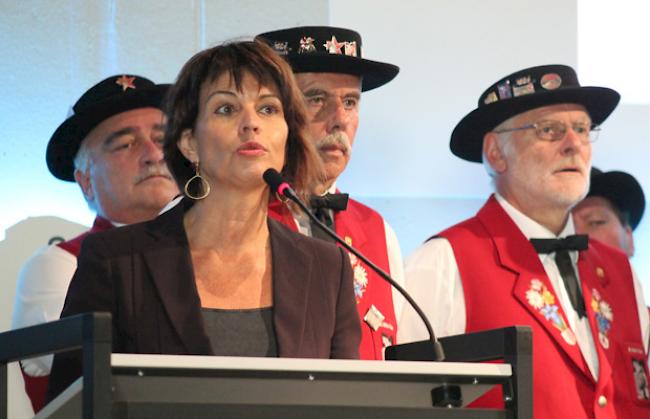 Bundesrätin Doris Leuthard dankt in ihrer Rede zum Schluss, dass man die «Landschaftsperlen der Schweiz» hier für «die Menschen aus dem Flachland» bewahren würde.