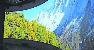 Begeisterung. Die stimmungsvollen Naturaufnahmen im Panoramaraum werden die G&auml;ste des Besucherzentrums begeistern. 