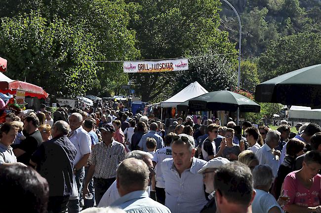 Marktbesucher, soweit das Auge reicht...