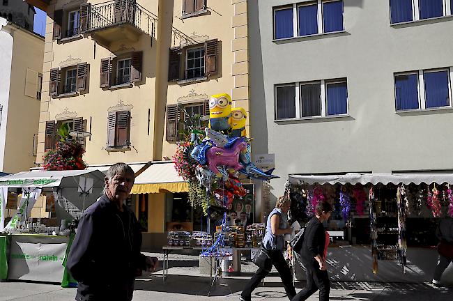 Marktimpression vom Visper Kaufplatz.