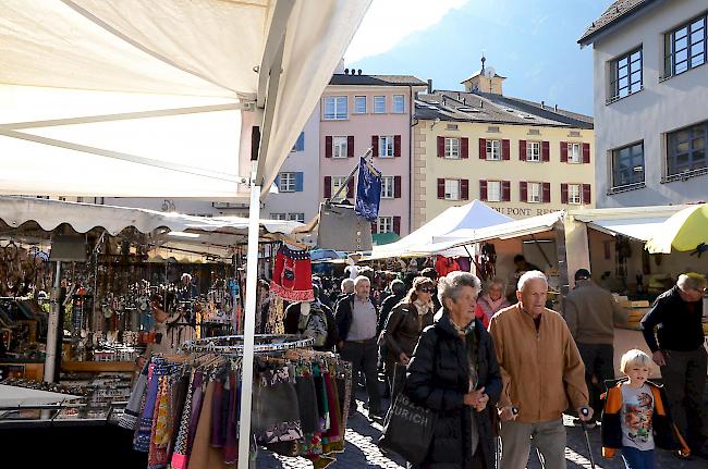 Reges Treiben am Briger Herbstmarkt