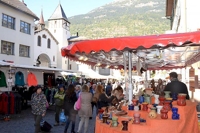 Viele Leute flanierten durch den St. Gallusmarkt