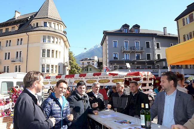 Ein netter «Hängert» und ein Glas Wein bei bestem Wetter