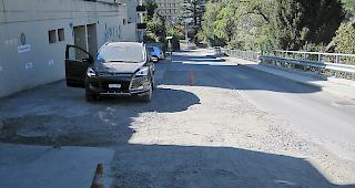 Die Strasse wird breiter, die Parkpl&auml;tze kleiner und deswegen unbrauchbar.