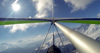 Hoch hinaus. Hilar Rieder unterwegs in der Luft.