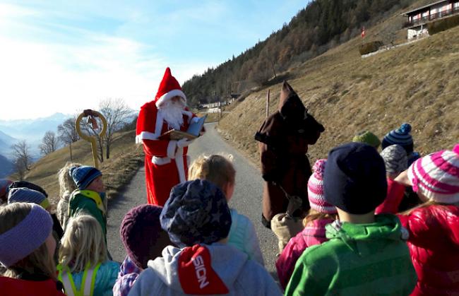 Nikolaus und Schmutzli in Guttet-Feschel