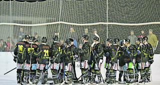 Der EHC Saastal erweitert seinen Coaching-Staff. (Archiv)