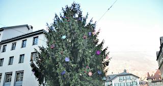 Weihnachtsstimmung. Nicht &uuml;berall spiegelte sich diese im Umsatz der lokalen Gewerbetreibenden wider  &ndash;  insbesondere Winterausr&uuml;ster mussten Einbussen hinnehmen. 