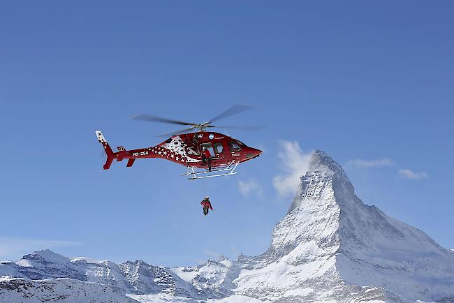 Die Retter der Air Zermatt konnten nur noch den Tod des Wanderers feststellen.