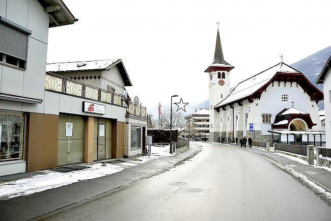 Die Kirche in Steg scheint für die Gampjer weniger attraktiv als die Aula des OS-Schulhauses.