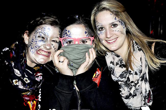 Krista Hildbrand (20), Gisela Hildbrand (24) und Carmen Brantschen (24) Gampel.