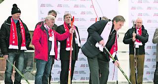 Warm machen. Pr&auml;sident des Komitees Sion 2026 Jean-Philippe Rochard schiesst sich f&uuml;r die Kandidatur ein.  