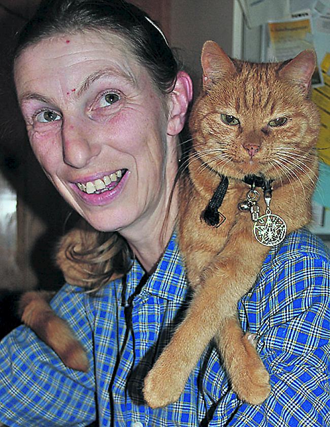 Jolanda Schwegler mit Kater «Tiger».